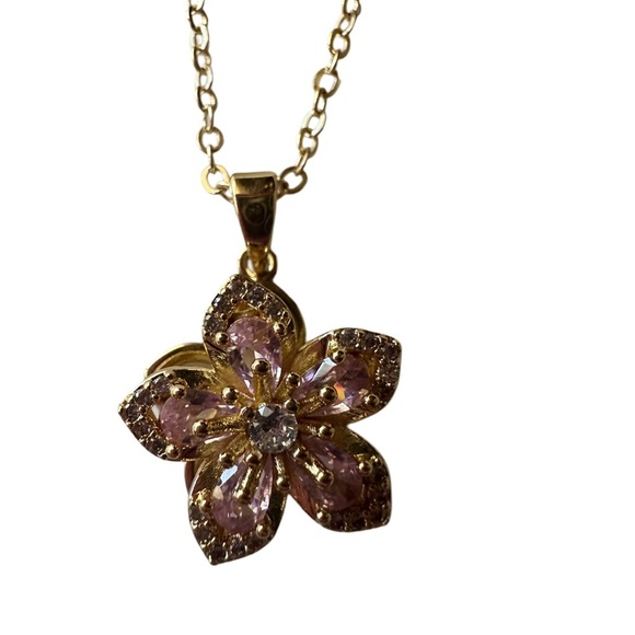 Floral necklaces with adjustable clasp, spinner design with peekaboo petals - Picture 4 of 6